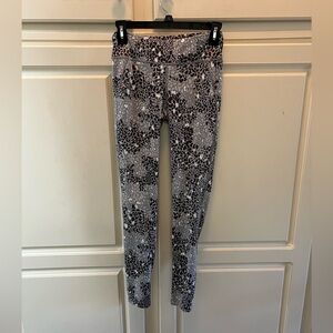 The North Face Gray and Black Patterned Leggings